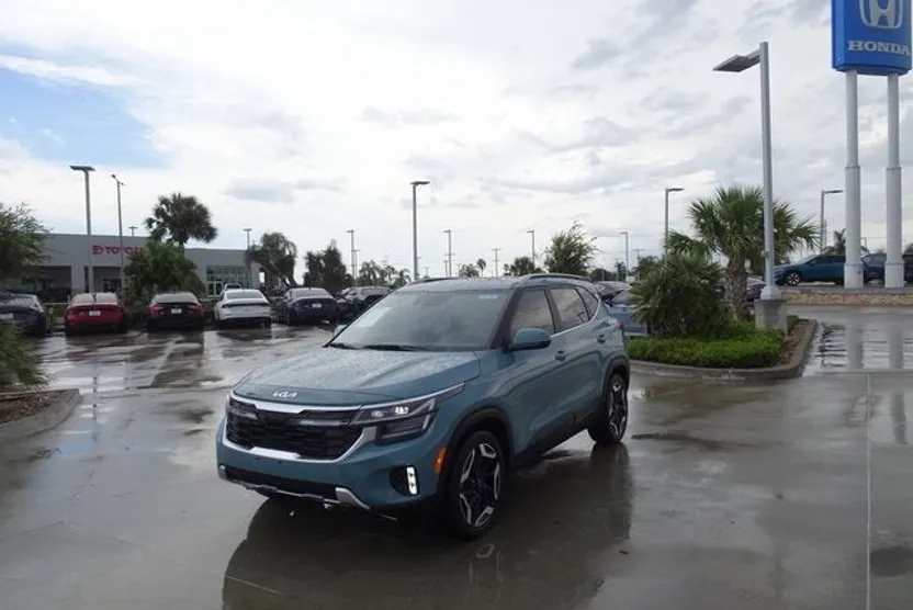 2024 Kia Seltos SX photo 1