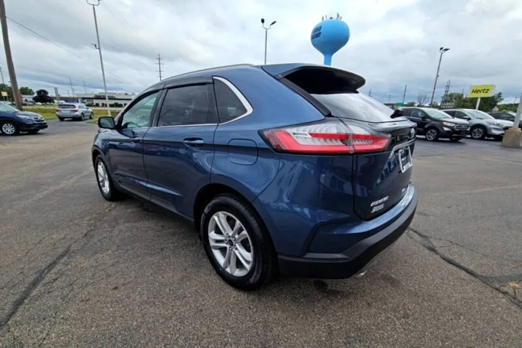 2019 Ford Edge SEL photo 1