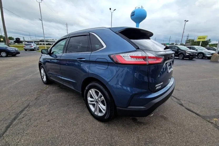 2019 Ford Edge SEL photo 1