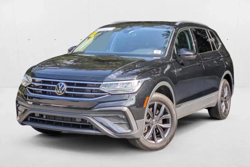2023 Volkswagen Tiguan SE Sport photo 1