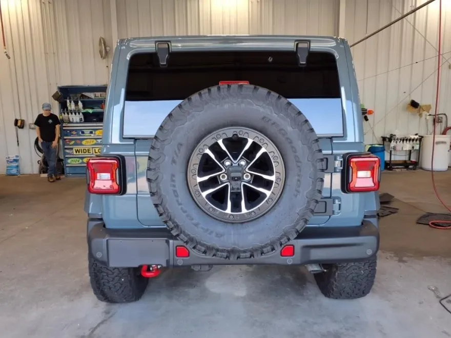 2025 Jeep Wrangler Rubicon X photo 1