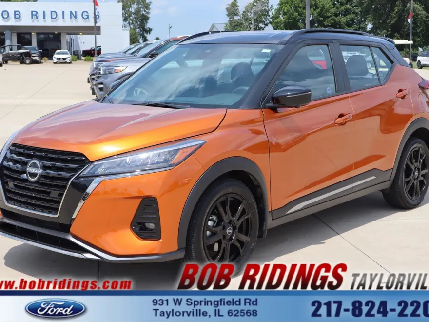 2024 Nissan Kicks SR photo 1