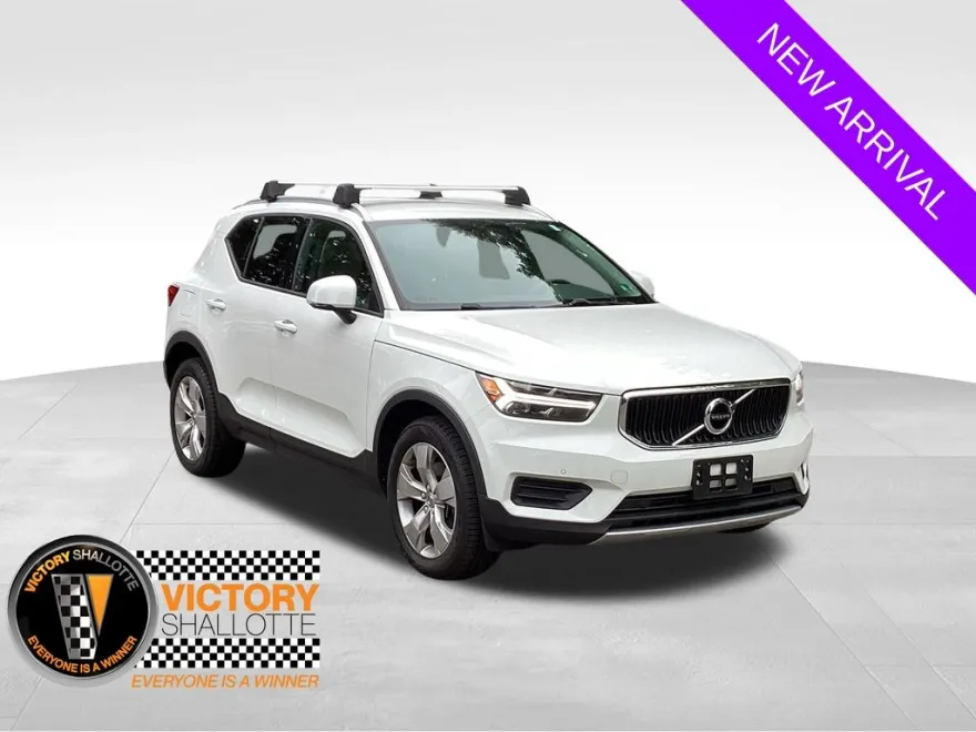 2020 Volvo XC40 T5 Momentum photo 1