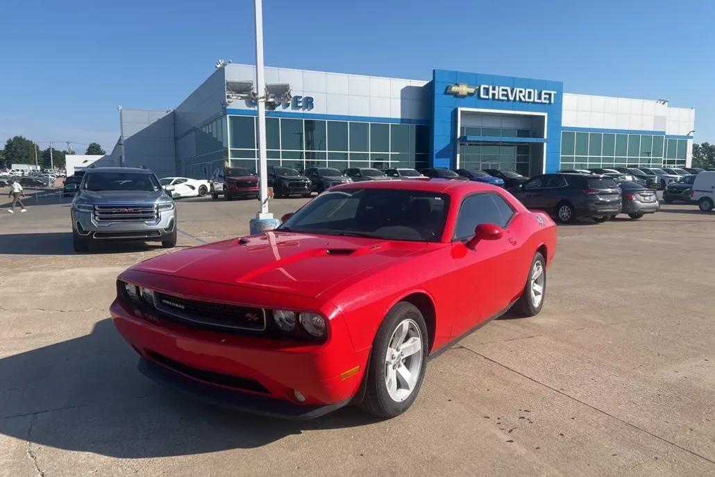 2014 Dodge Challenger R/T photo 1