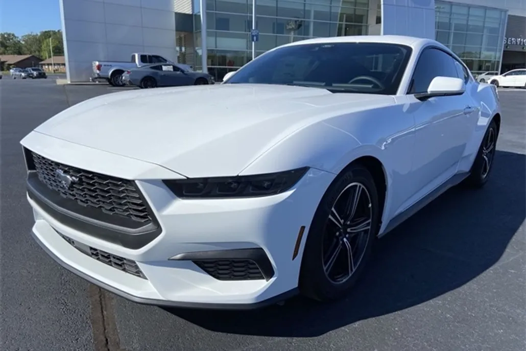 2025 Ford Mustang EcoBoost photo 1