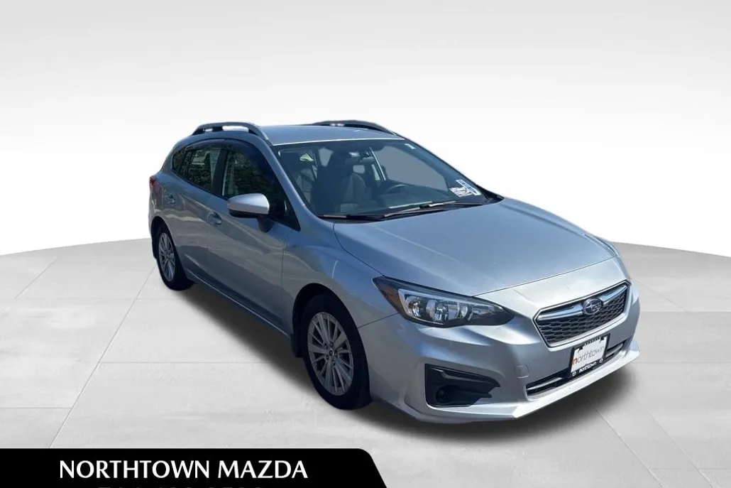 2018 Subaru Impreza 2.0i Premium photo 1