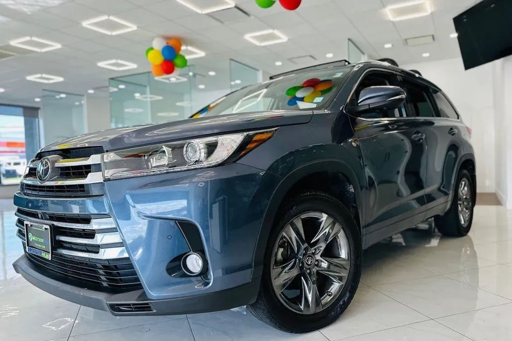 2018 Toyota Highlander Limited Platinum photo 1