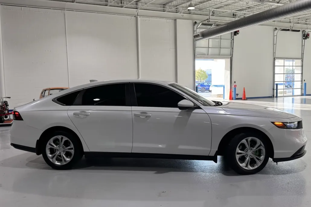 2023 Honda Accord LX photo 1