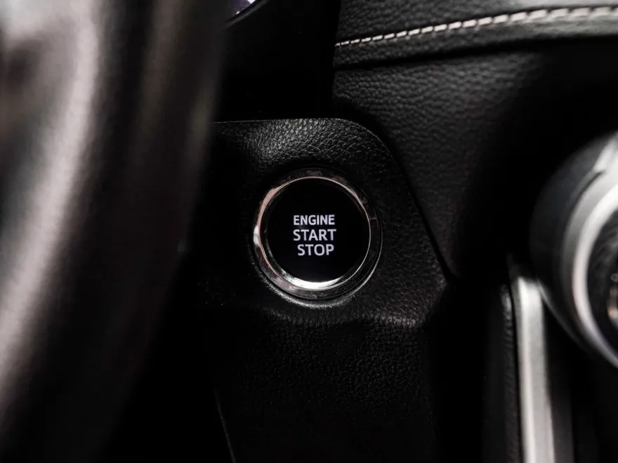 2024 Toyota RAV4 XLE photo 22