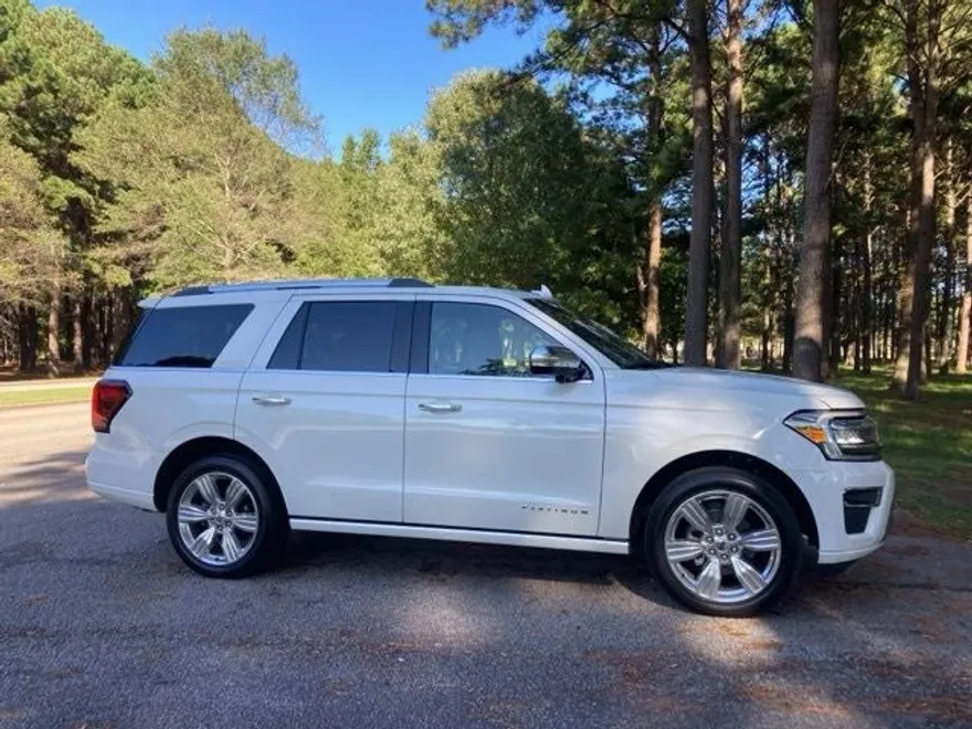 2024 Ford Expedition Platinum photo 1