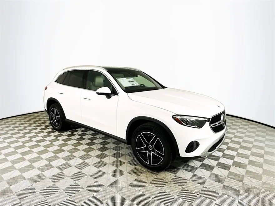 2026 Mercedes Benz GLC 300 4MATIC photo 1