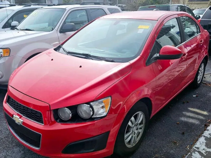 2016 Chevrolet Sonic LT photo 1