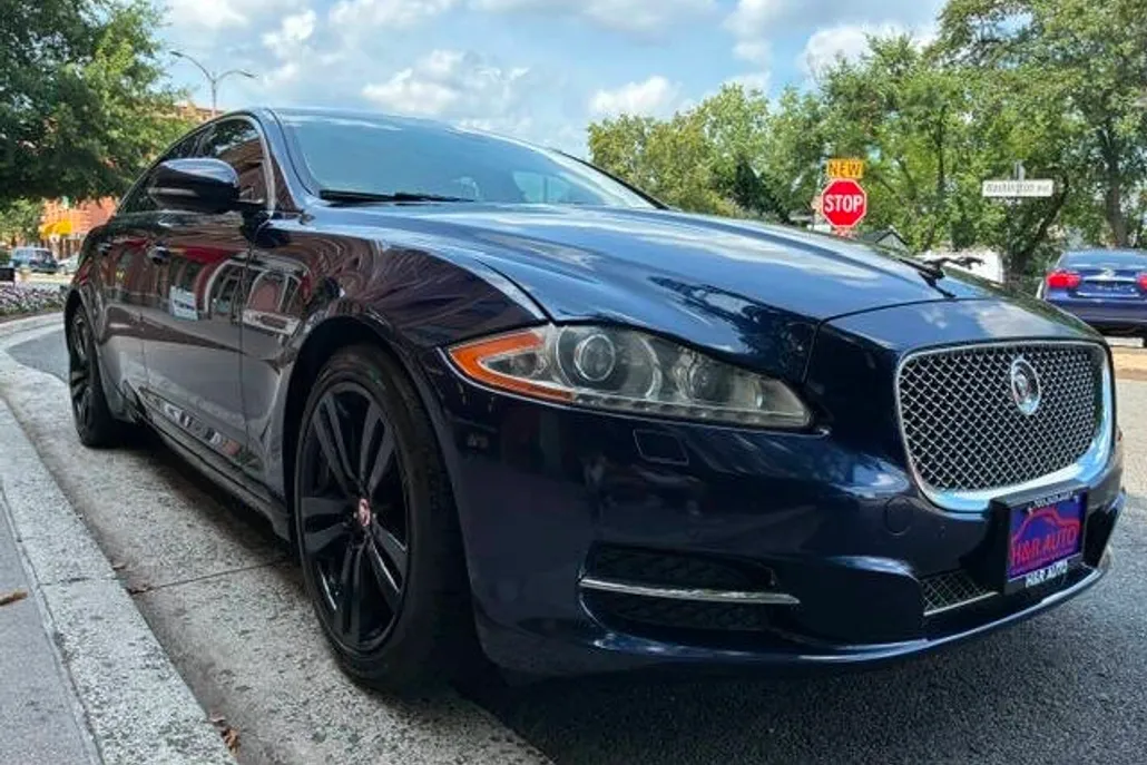 2014 Jaguar XJ photo 1
