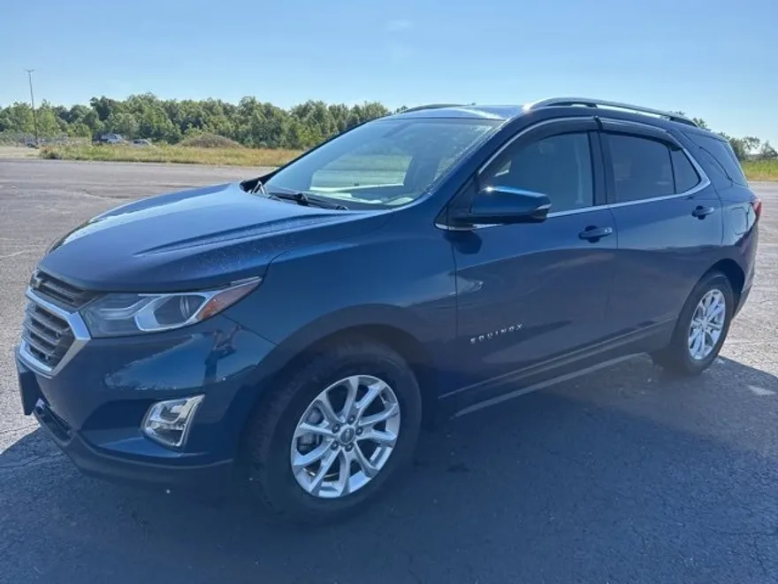 2019 Chevrolet Equinox LT photo 1