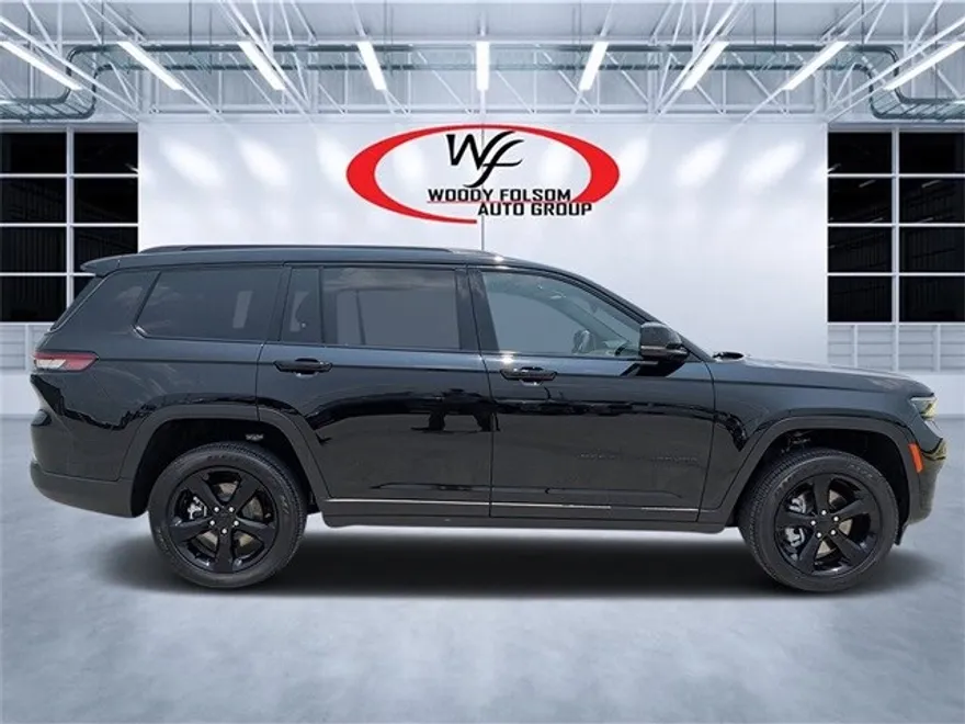 2025 Jeep Grand Cherokee Altitude photo 1