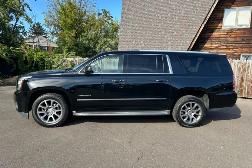2016 Gmc Yukon XL Denali photo 1