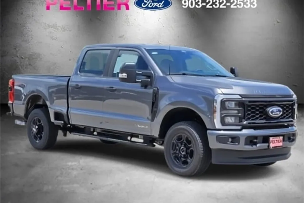 2025 Ford F-250 photo 1