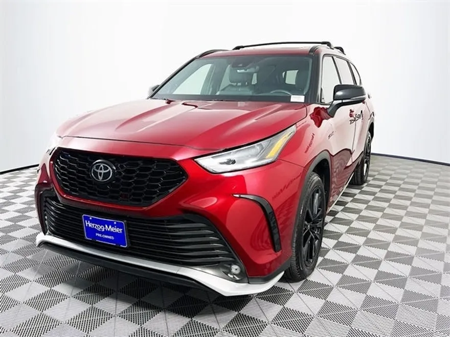 2024 Toyota Highlander XSE photo 1