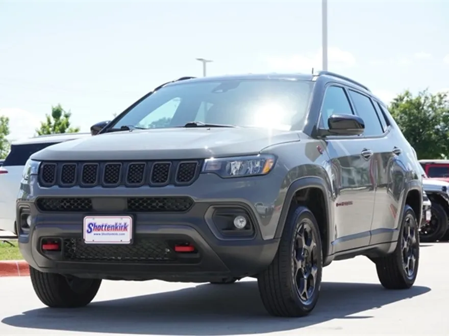 2024 Jeep Compass Trailhawk photo 1