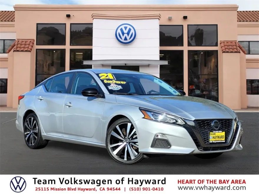 2021 Nissan Altima 2.5 SR photo 1