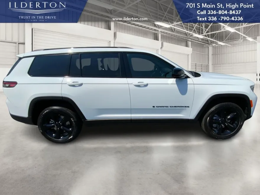 2025 Jeep Grand Cherokee Altitude photo 1
