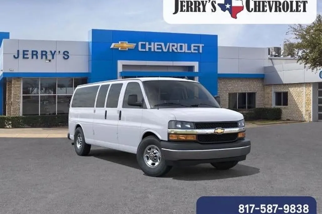 2025 Chevrolet Express Passenger 3500 photo 1