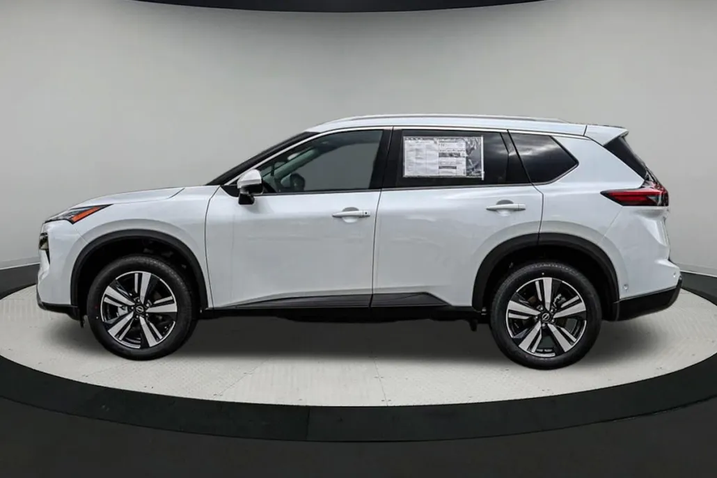 2025 Nissan Rogue SL photo 1
