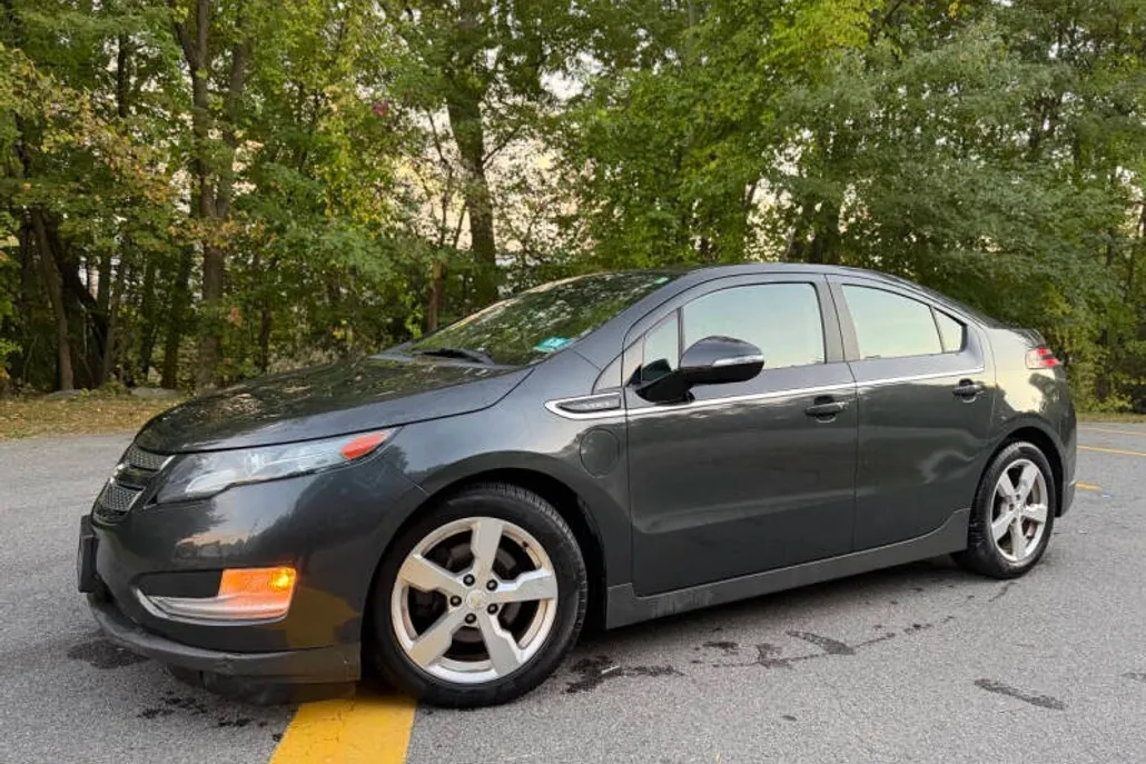 2015 Chevrolet Volt photo 1