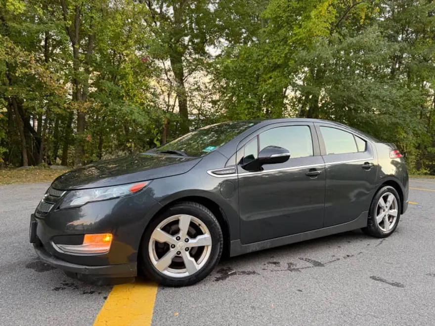 2015 Chevrolet Volt photo 1