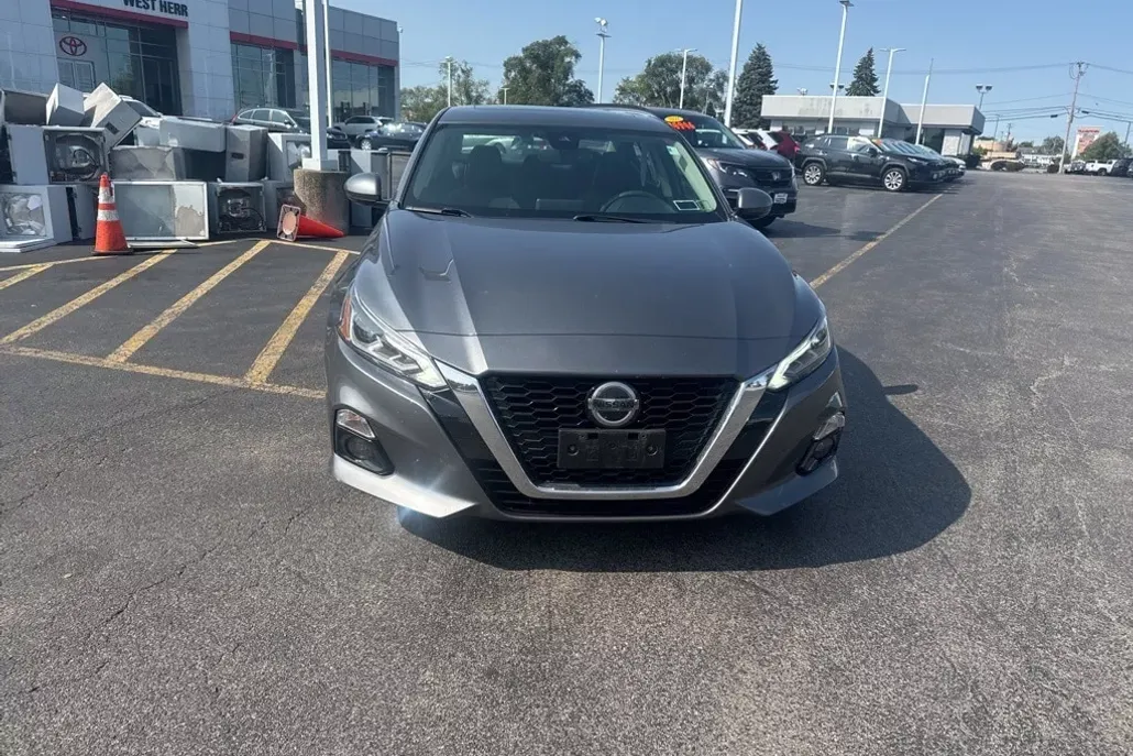 2019 Nissan Altima 2.5 SV photo 1