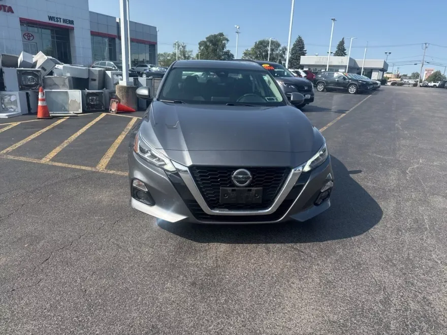 2019 Nissan Altima 2.5 SV photo 1