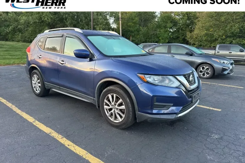 2018 Nissan Rogue SV photo 1
