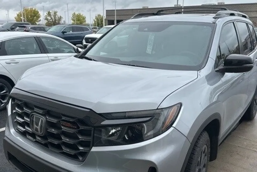 2023 Honda Passport TrailSport photo 1