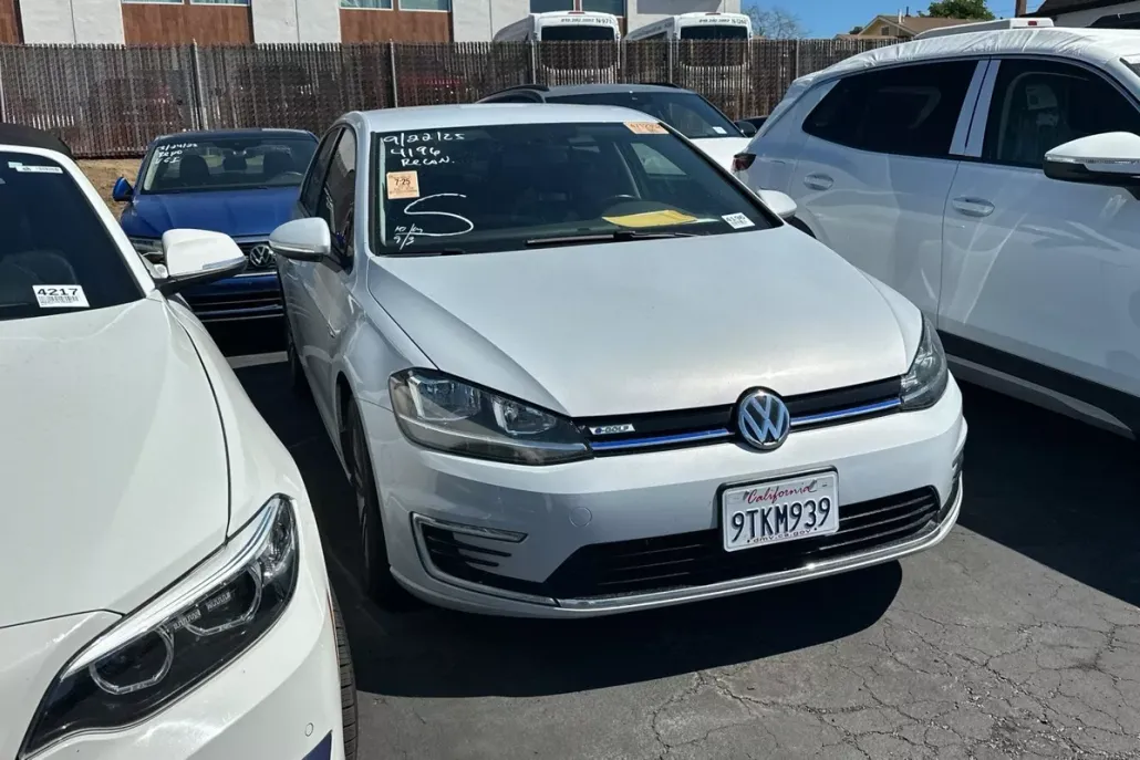 2019 Volkswagen e-Golf SE photo 1