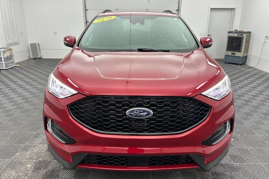 2020 Ford Edge ST photo 1
