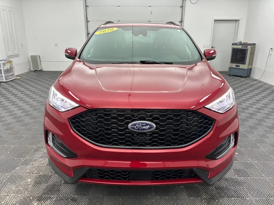 2020 Ford Edge ST photo 1