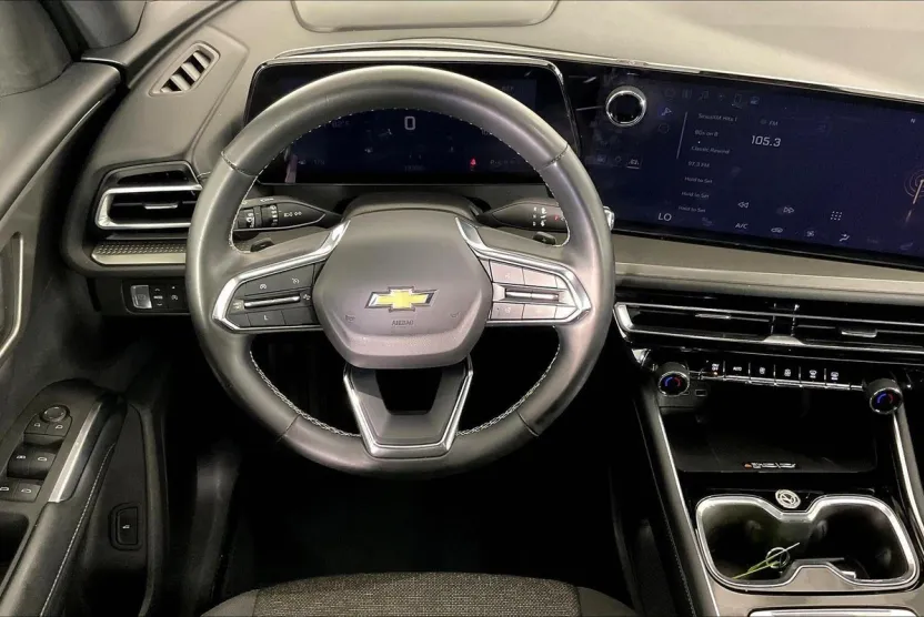 2024 Chevrolet Traverse photo 1