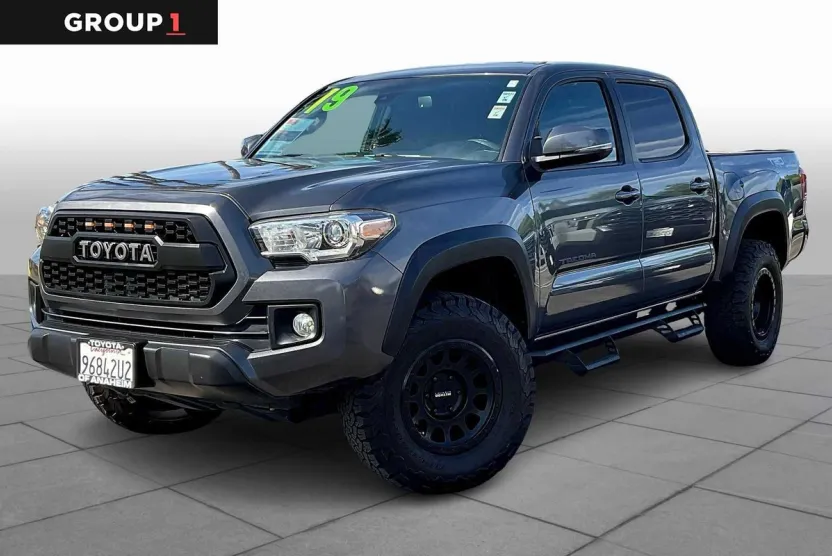 2019 Toyota Tacoma TRD photo 1