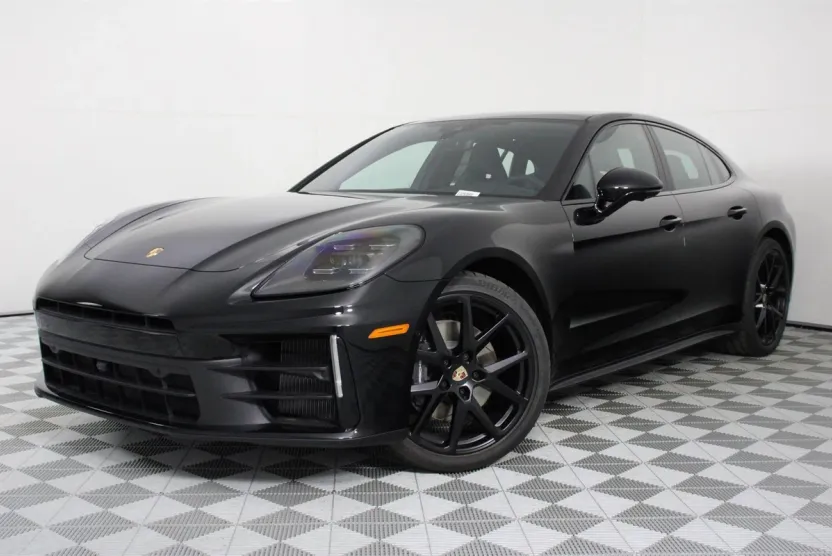 2025 Porsche Panamera 4 photo 1
