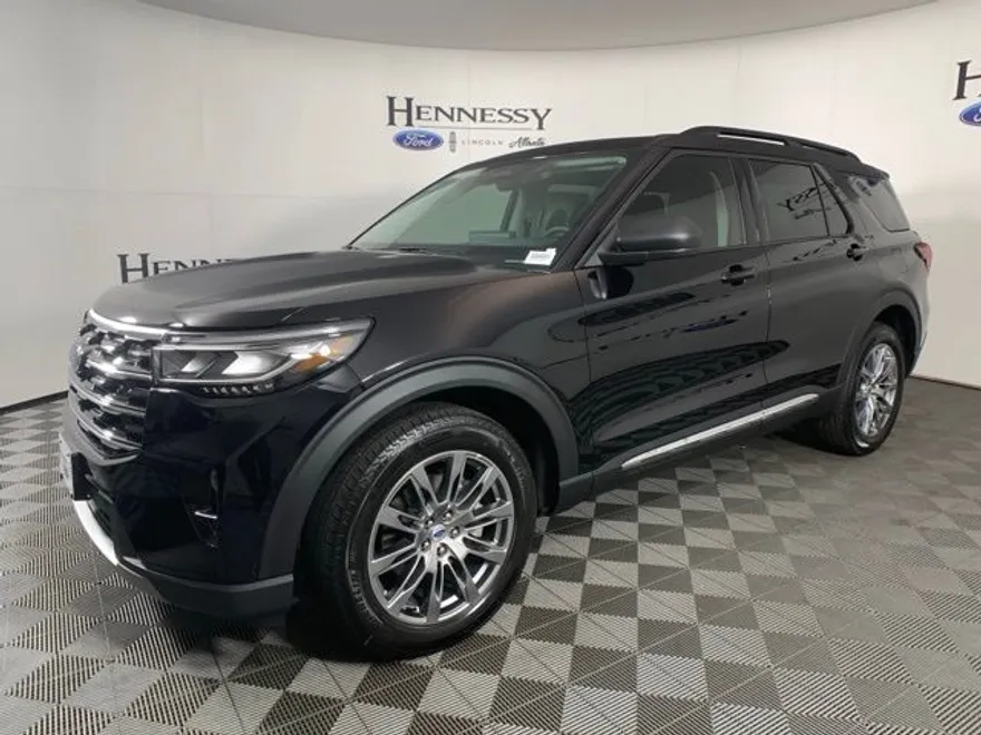2025 Ford Explorer photo 1