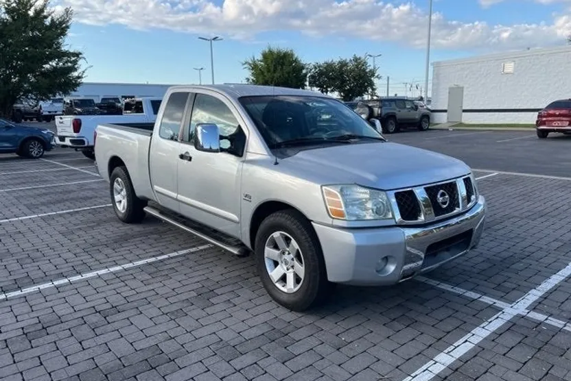 2004 Nissan Titan LE photo 1