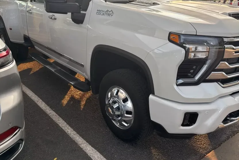 2024 Chevrolet Silverado 3500HD High Country photo 1
