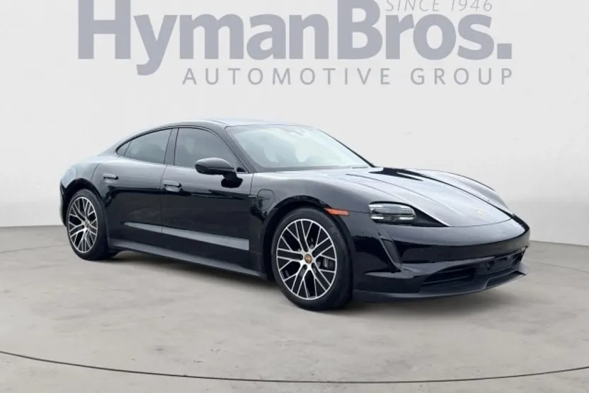 2022 Porsche Taycan photo 1