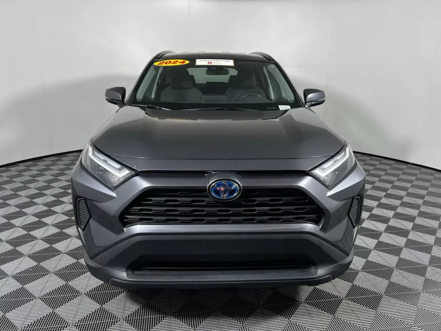2024 Toyota RAV4 Hybrid XLE photo 1