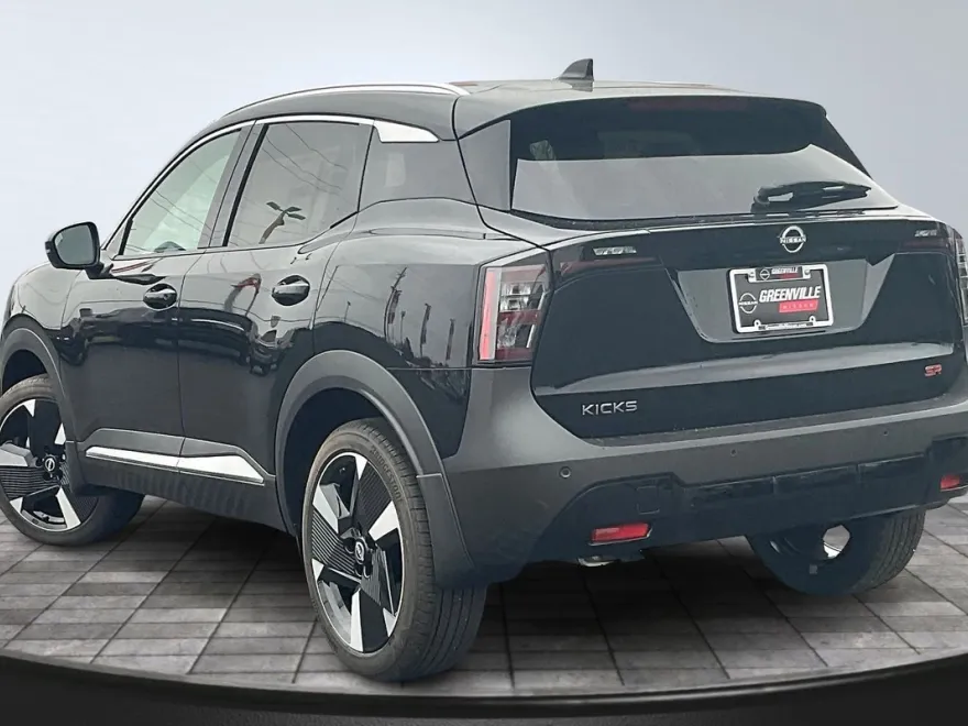 2025 Nissan Kicks SR photo 1