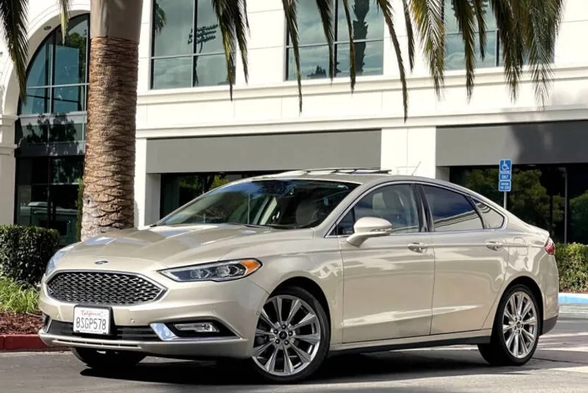 2017 Ford Fusion Platinum photo 1
