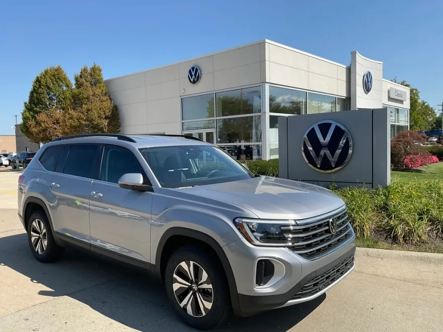 2026 Volkswagen Atlas SE Technology photo 1