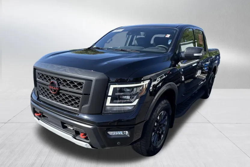2023 Nissan Titan PRO-4X photo 1