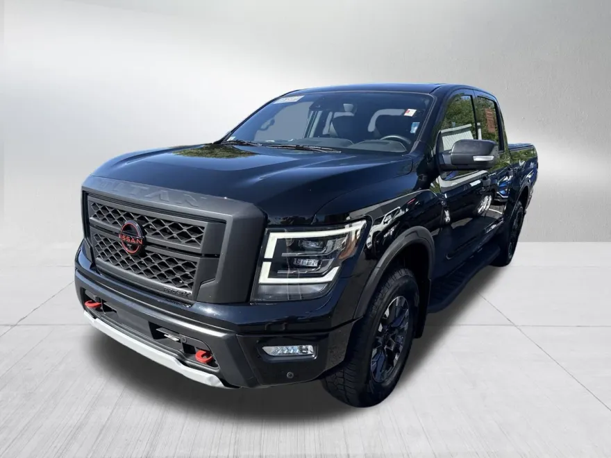 2023 Nissan Titan PRO-4X photo 1