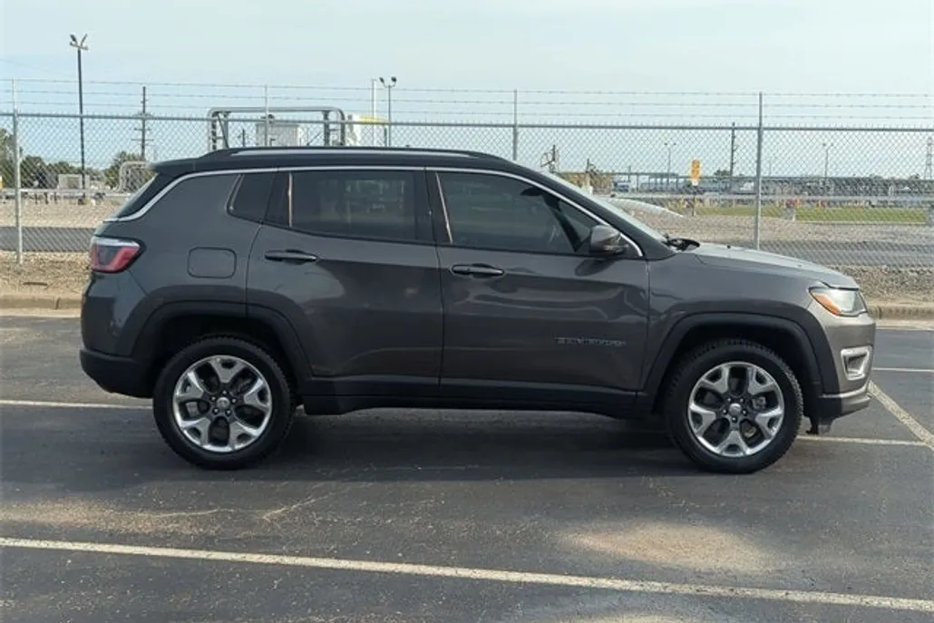 2019 Jeep Compass Limited photo 1